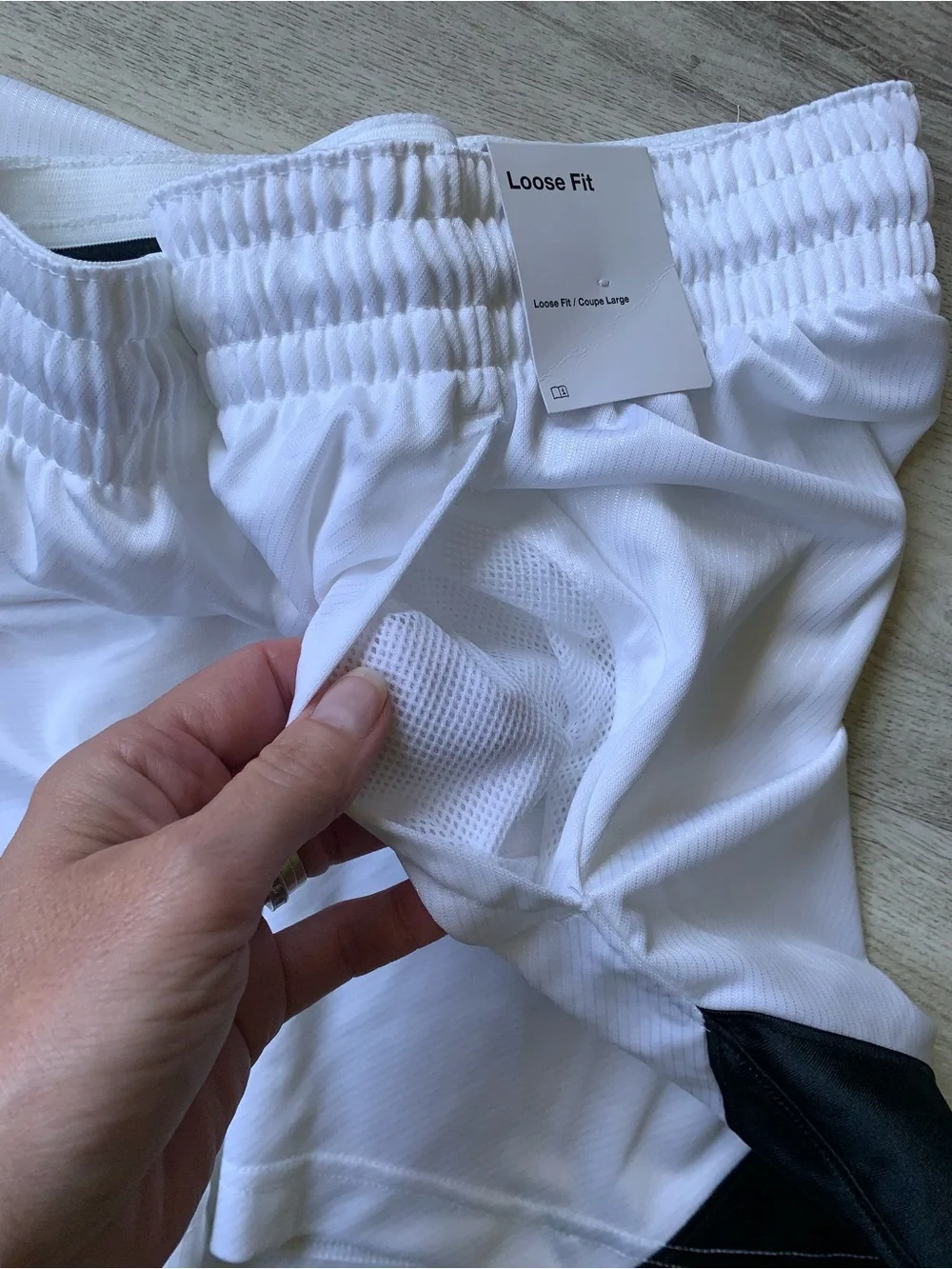NWT Nike Dri-FIT Isofly Women's Basketball Shorts white/black size medium